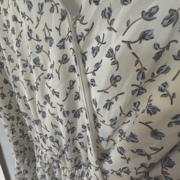White Floral Wrap Dress XS - Picture 4 of 4